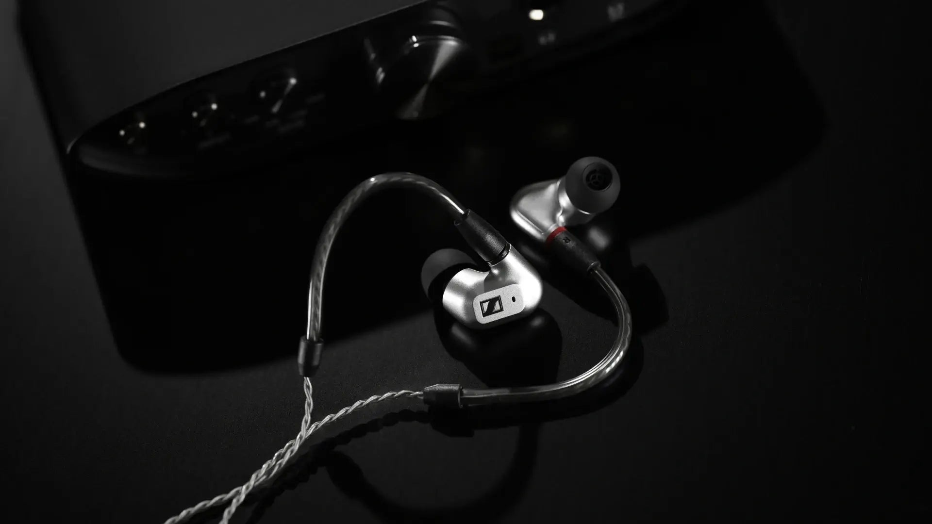 Auriculares intrauditivos frente a auriculares circumaurales: guía de compra de Sennheiser